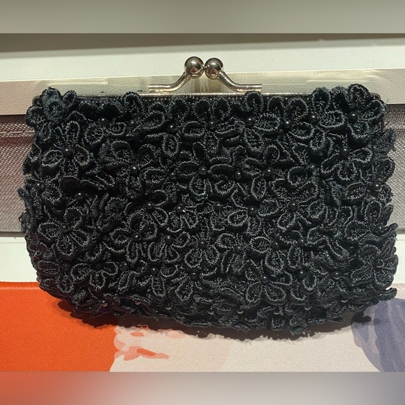 Vintage 1980s Flower Embroidered Beaded Kiss Lock Purse Clutch-Excellent Cond - Picture 3 of 10
